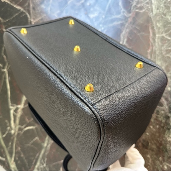 Fashion Leather Pillow bag Crossbody Bag Gold hardware - Picture 8 of 14